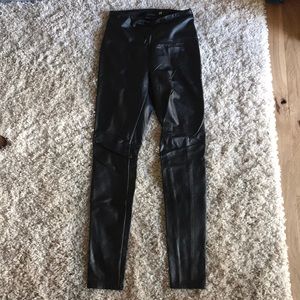 Lysse- faux leather leggings